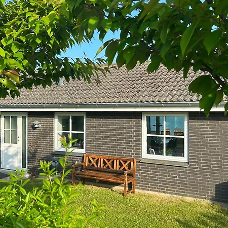 2 Bedroom Amazing In Dom wakacyjny